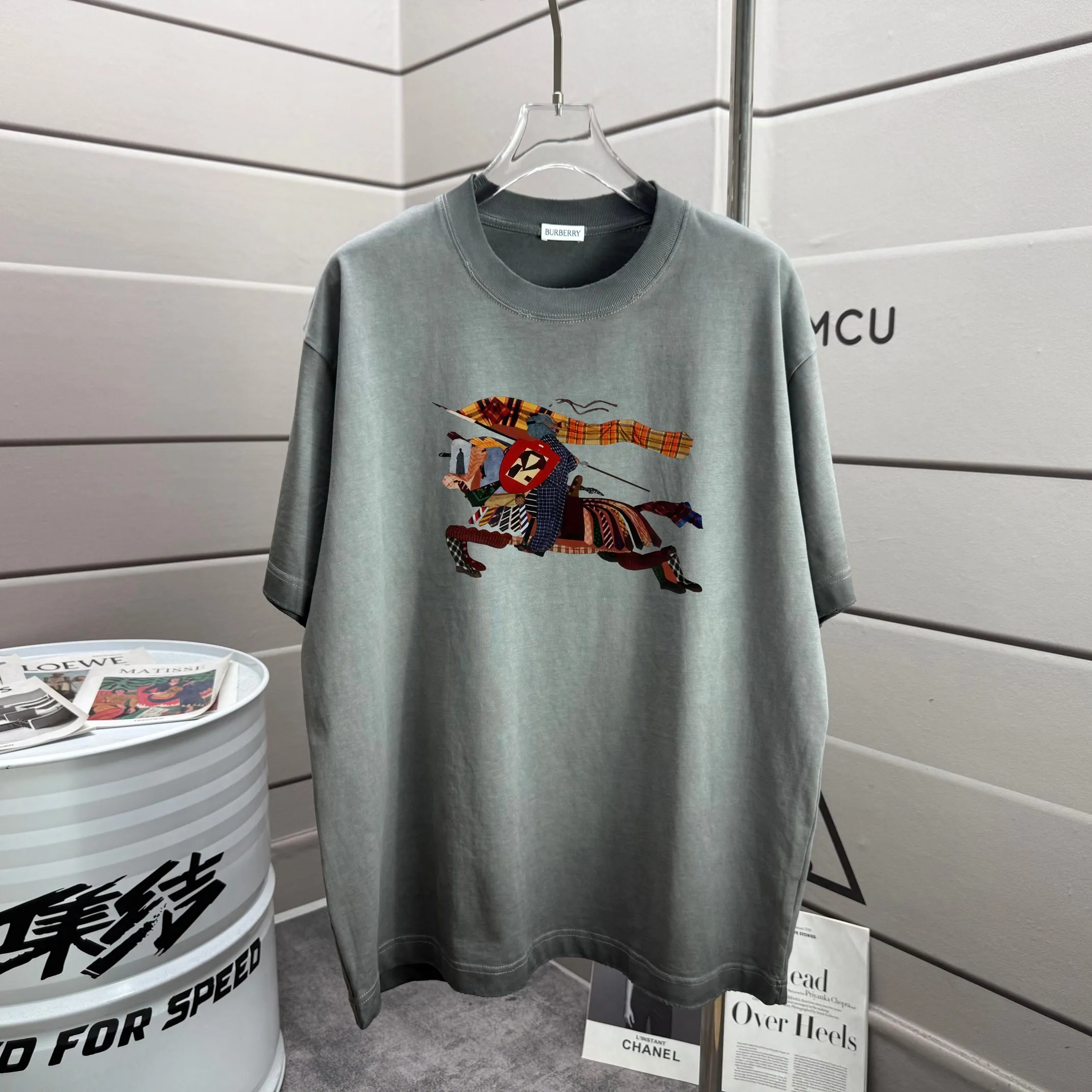 # Burberr* *2026 New Arrival 320 tee Same Style :Black White Size :S M L XL XXL Size： S （90-130 ） M （120-150 ） L （140-165 ） XL （160-180 ） XXL （180-210 ）